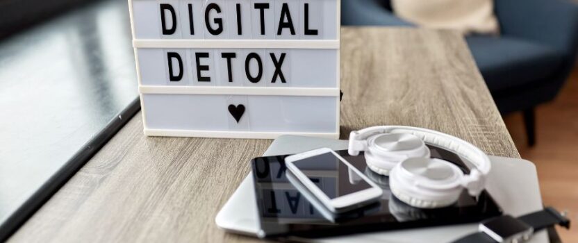 Digital detox: γιατι πρεπει να αποσυνδεεσαι για λιγες ωρες καθε μερα